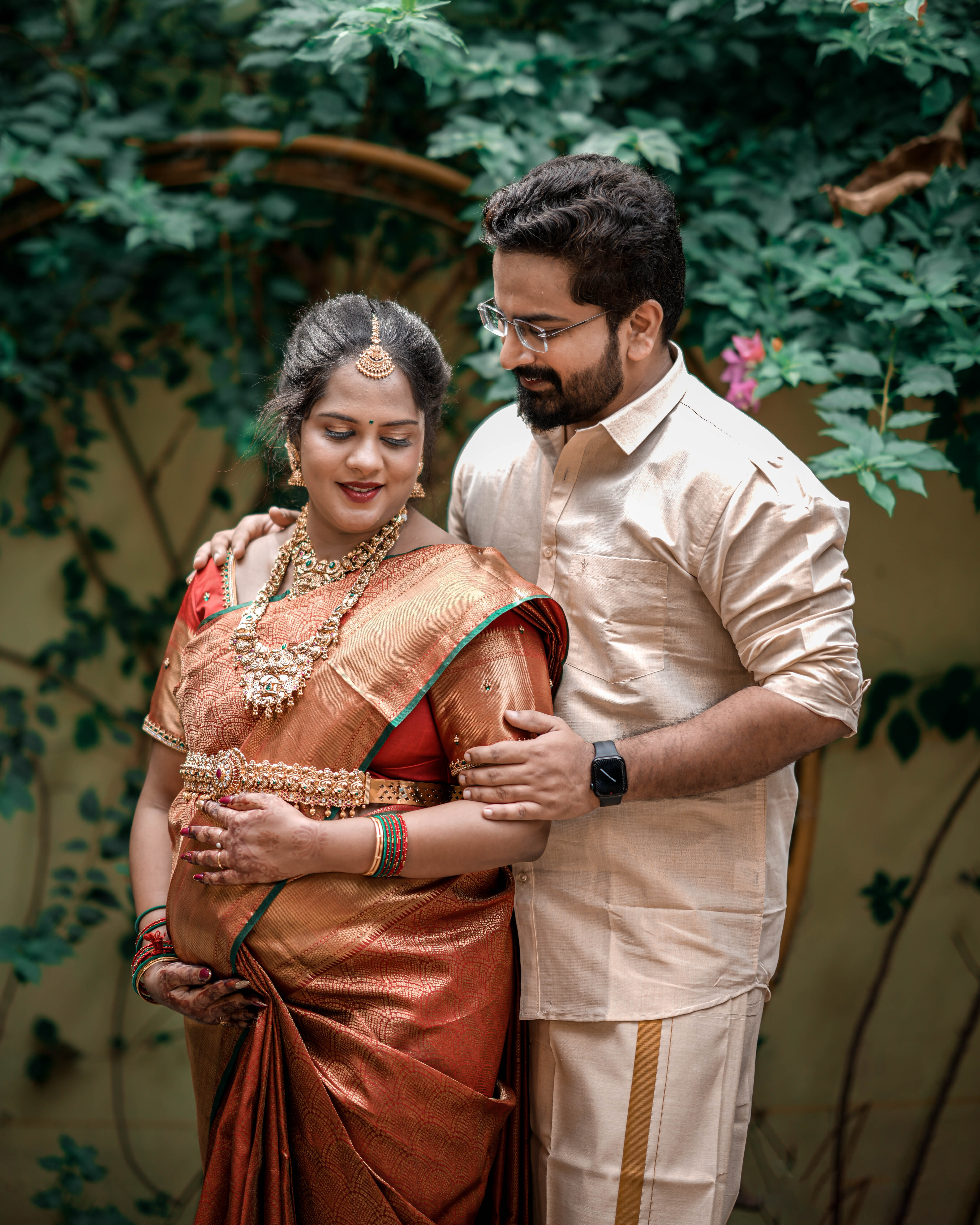Outdoor Maternity Photoshoot Salem Keerthna Sri & Bharath by AK Photography